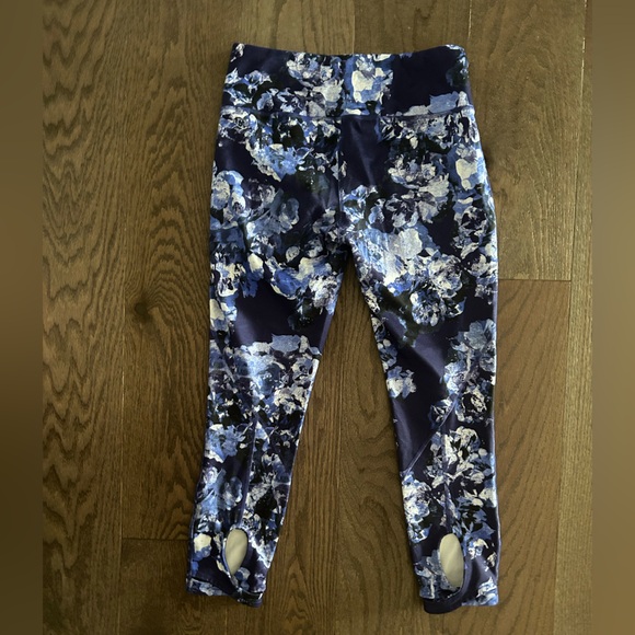 Lole Size Small Women's Crops - Picture 3 of 3